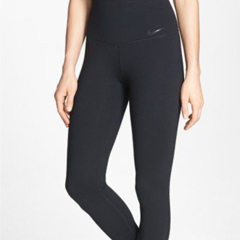 Nike Women’s High Waisted Black Leggings